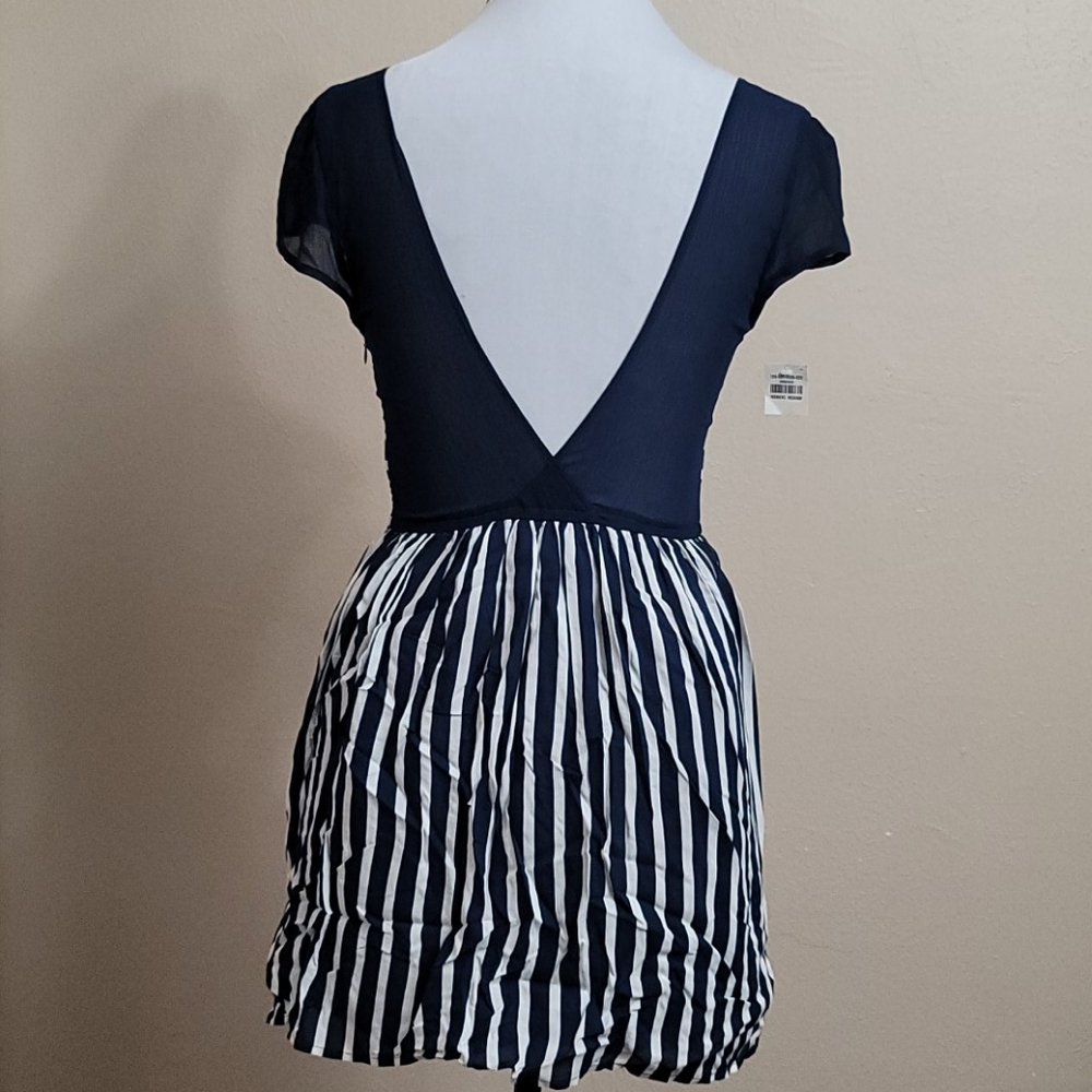 NWT Abercrombie & Fitch Dress - Picture 3 of 9